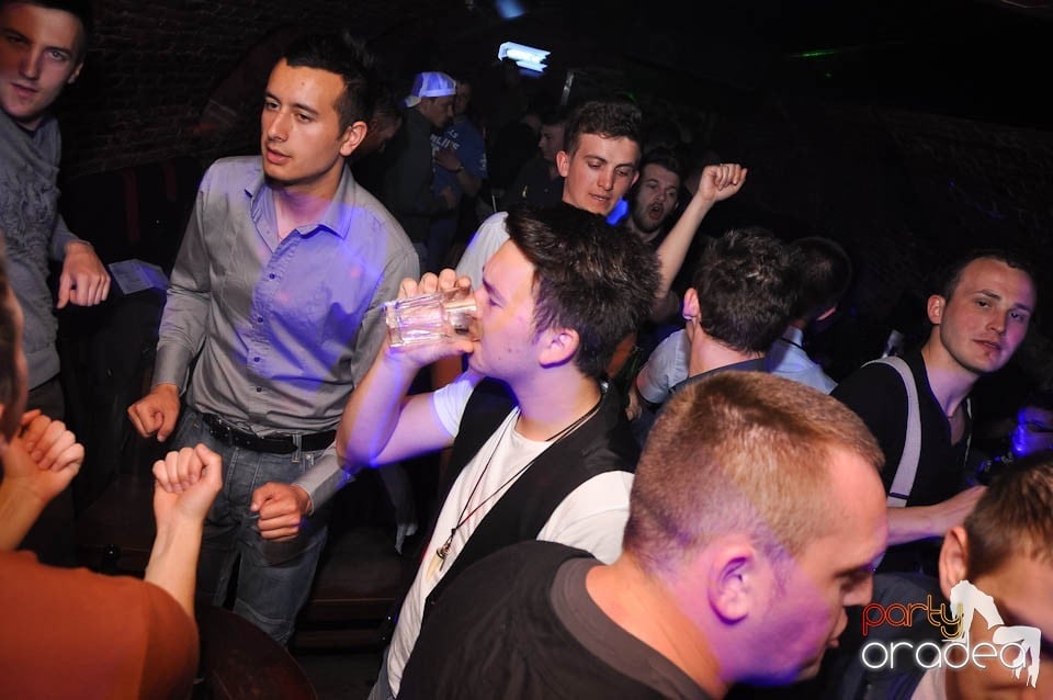 Wednesday party în Escape, 