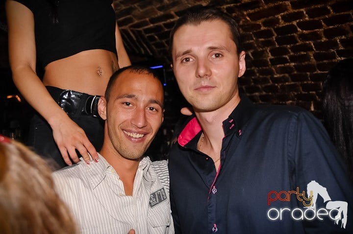 Weekend incendiar în Escape, 