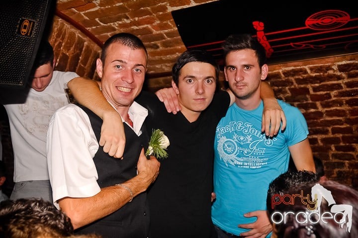 Weekend incendiar în Escape, 