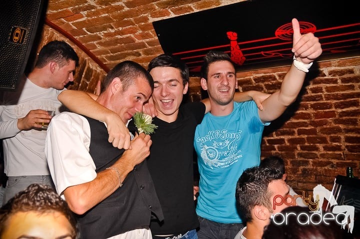 Weekend incendiar în Escape, 