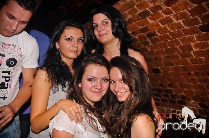 Weekend incendiar în Escape, 