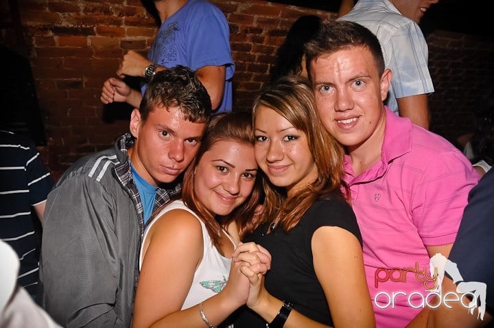 Weekend incendiar în Escape, 