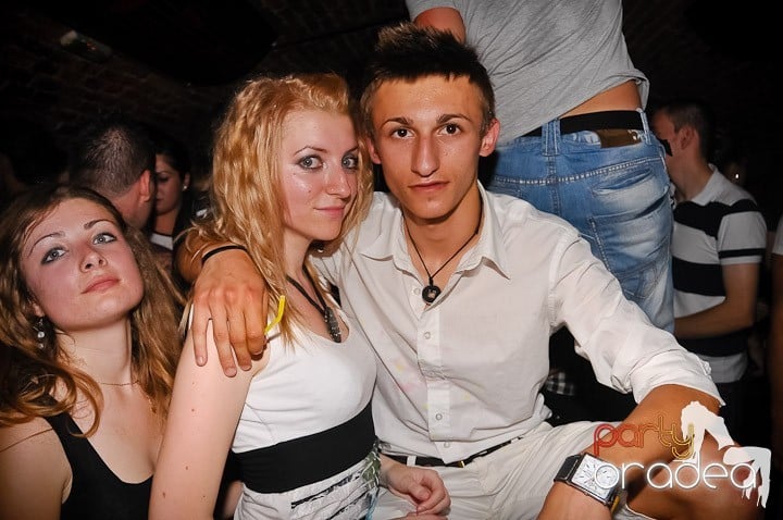 Weekend incendiar în Escape, 