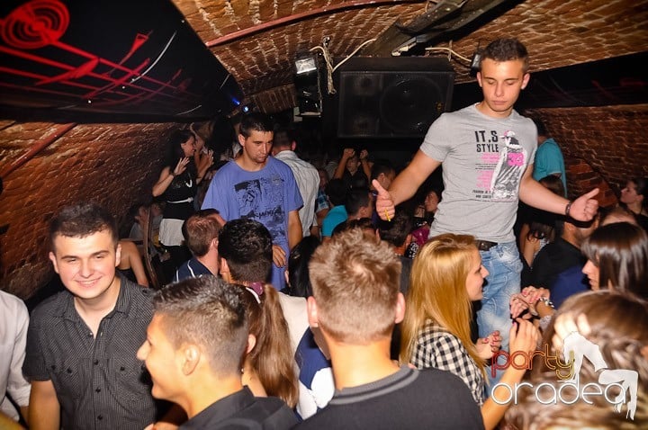 Weekend incendiar în Escape, 