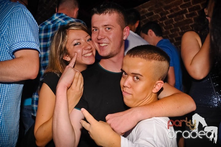 Weekend incendiar în Escape, 