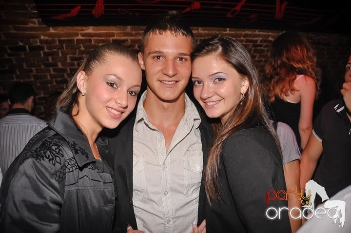 Weekend incendiar în Escape, 