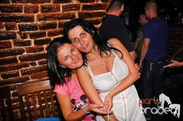 Weekend incendiar în Escape, 