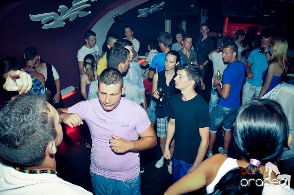 Weekend Party în Club Atti's, 
