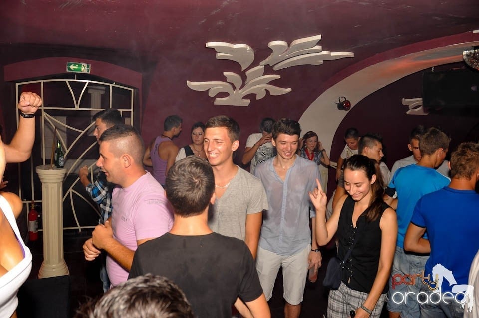 Weekend Party în Club Atti's, 