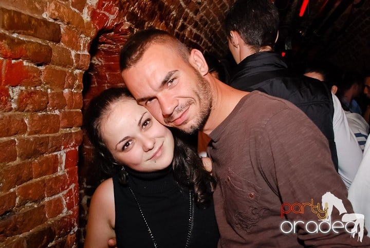 Weekend, party, nebunie în Escape, 