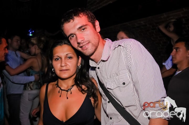 Weekend, party, nebunie în Escape, 