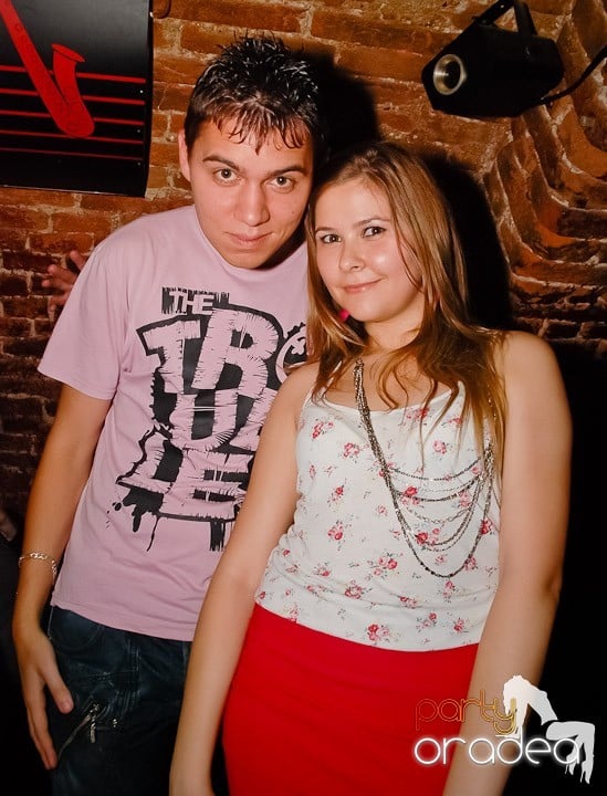 Weekend, party, nebunie în Escape, 