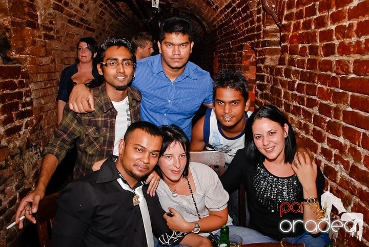 Weekend, party, nebunie în Escape, 