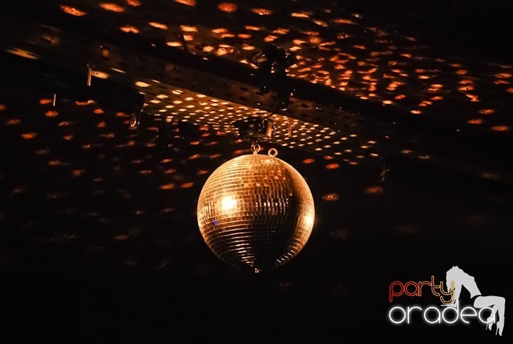 Weekend, party, nebunie în Escape, 