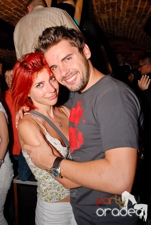 Weekend, party, nebunie în Escape, 