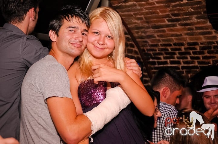 Weekend, party, nebunie în Escape, 