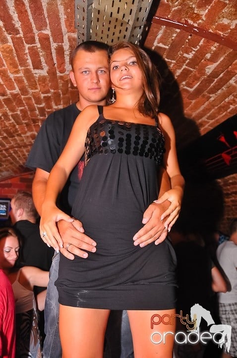 Weekend, party time în Escape, 