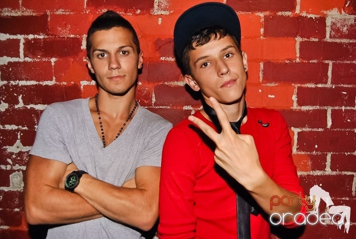 Weekend, party time în Escape, 