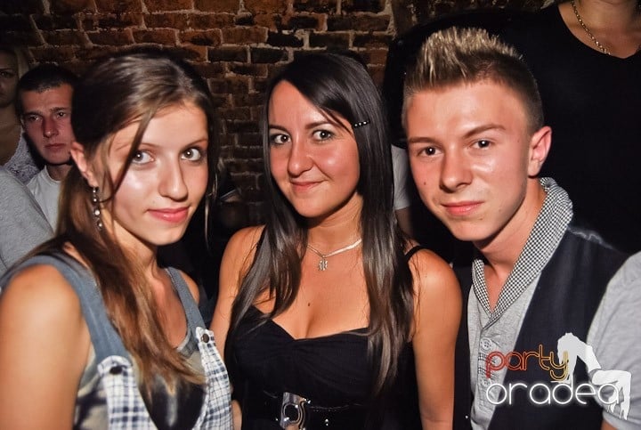 Weekend, party time în Escape, 