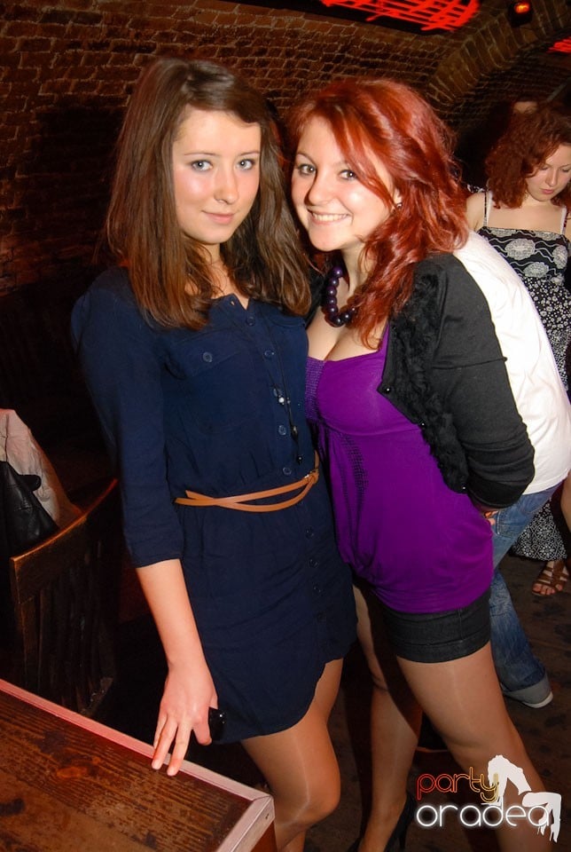 Weekend-ul începe în Club Escape, 