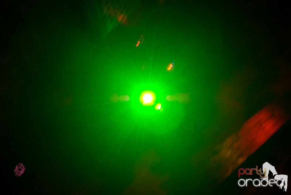 Weekend-ul începe în Club Escape, 