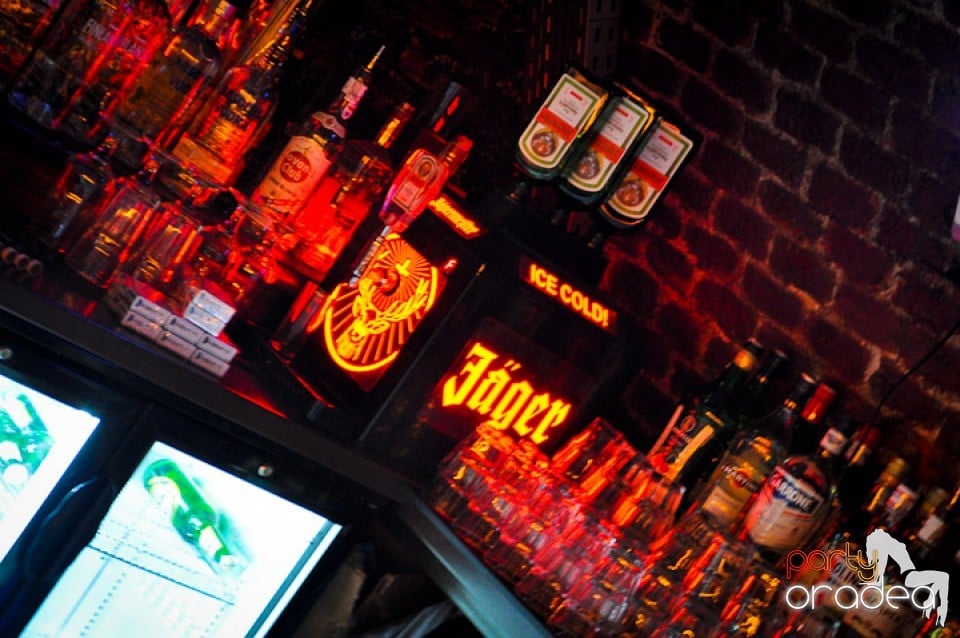 Weekend-ul începe în Club Escape, 