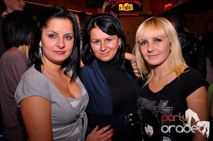 Weekend-ul începe în Downtown, 