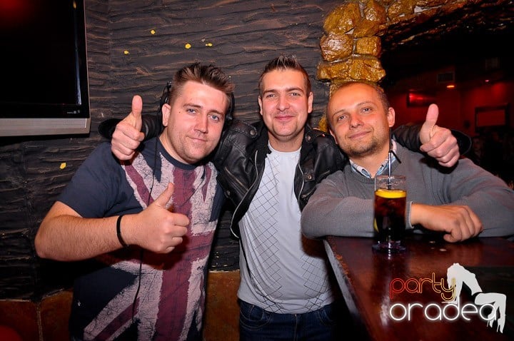 Weekend-ul începe în Downtown, 