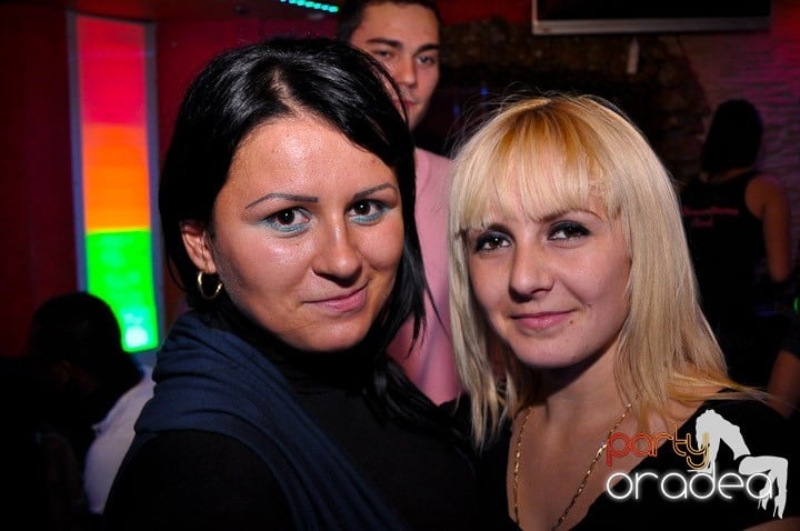 Weekend-ul începe în Downtown, 