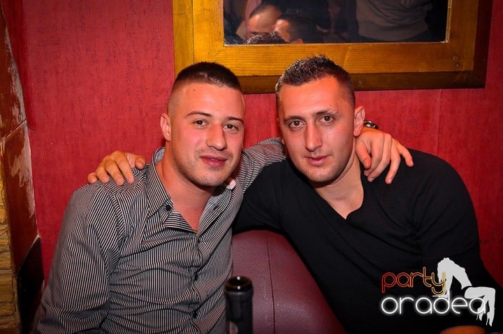 Weekend-ul începe în Downtown, 