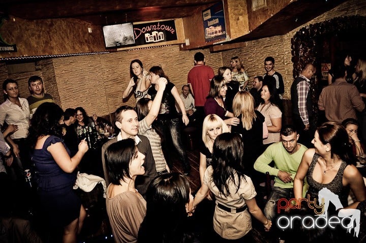 Weekend-ul începe în Downtown, 