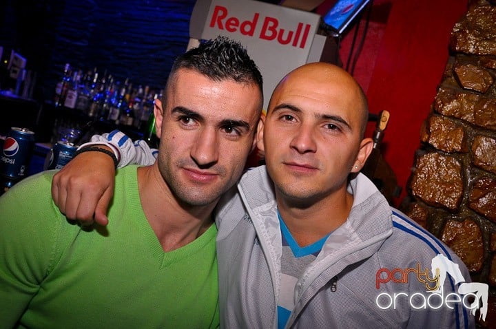 Weekend-ul începe în Downtown, 