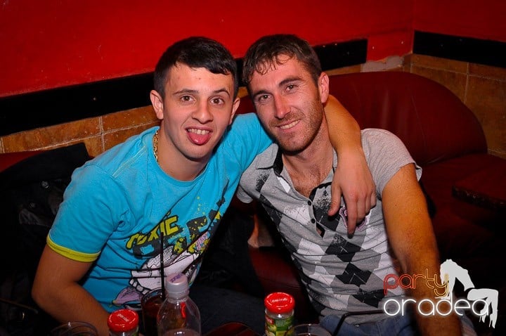 Weekend-ul începe în Downtown, 