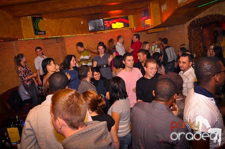 Weekend-ul începe în Downtown, 