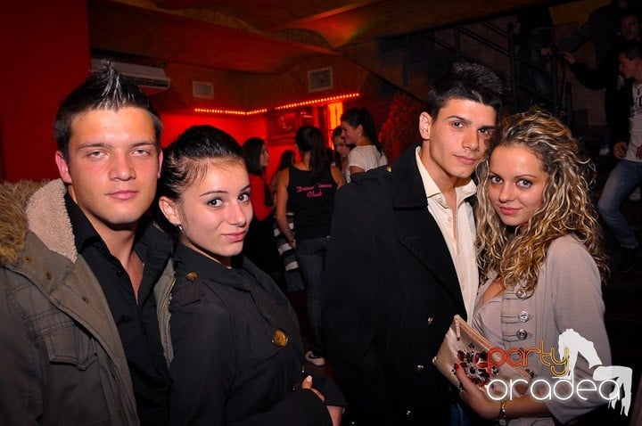 Weekend-ul începe în Downtown, 