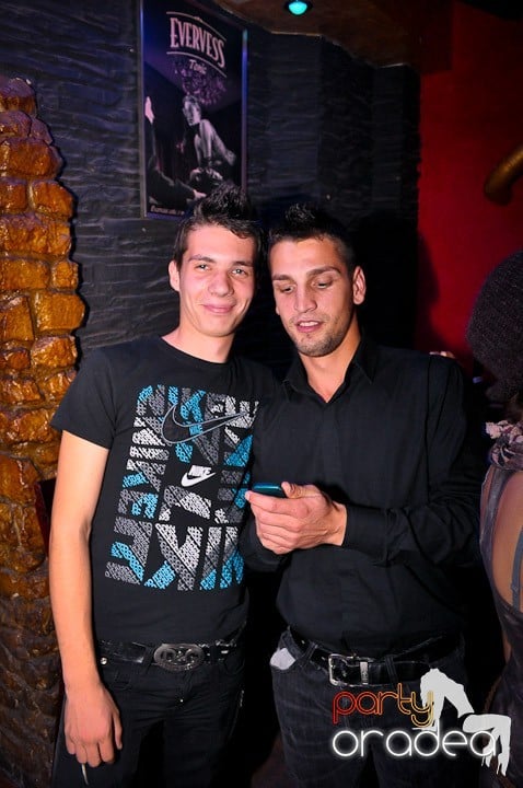 Weekend-ul începe în Downtown, 