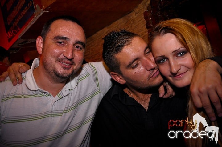 Weekend-ul începe în Downtown, 