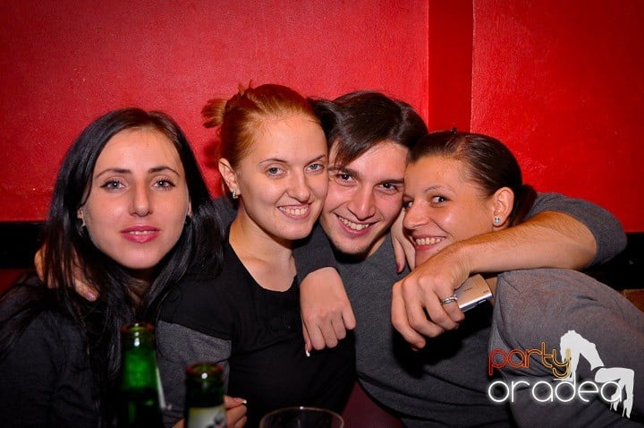 Weekend-ul începe în Downtown, 