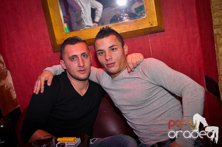 Weekend-ul începe în Downtown, 