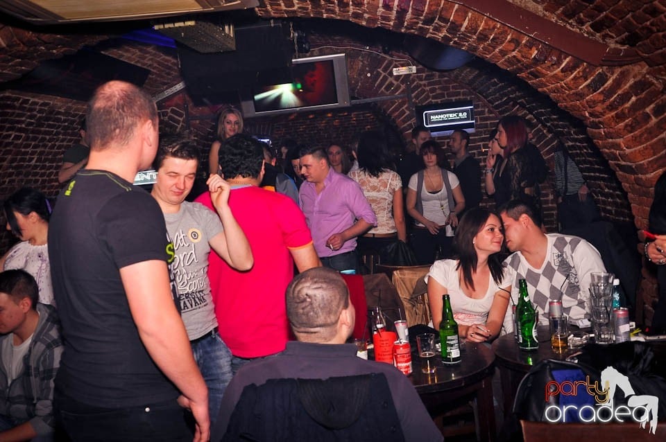 Weekend-ul începe în Escape, 