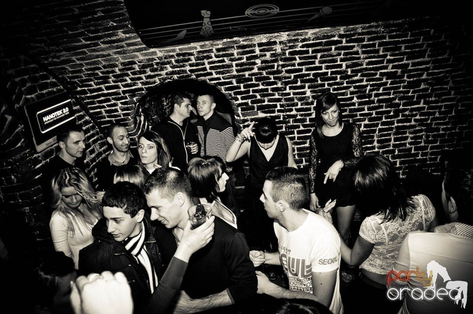 Weekend-ul începe în Escape, 