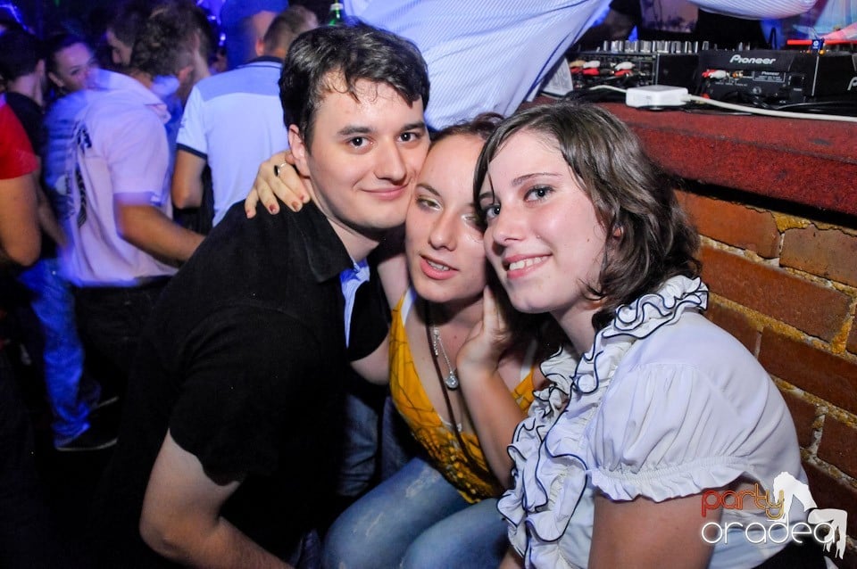 Welcome Bavk: NMD Student's Party, 