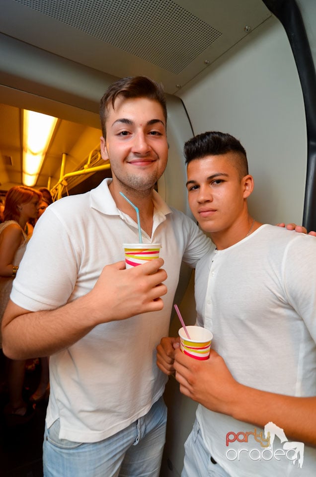 White Party în tramvai, 