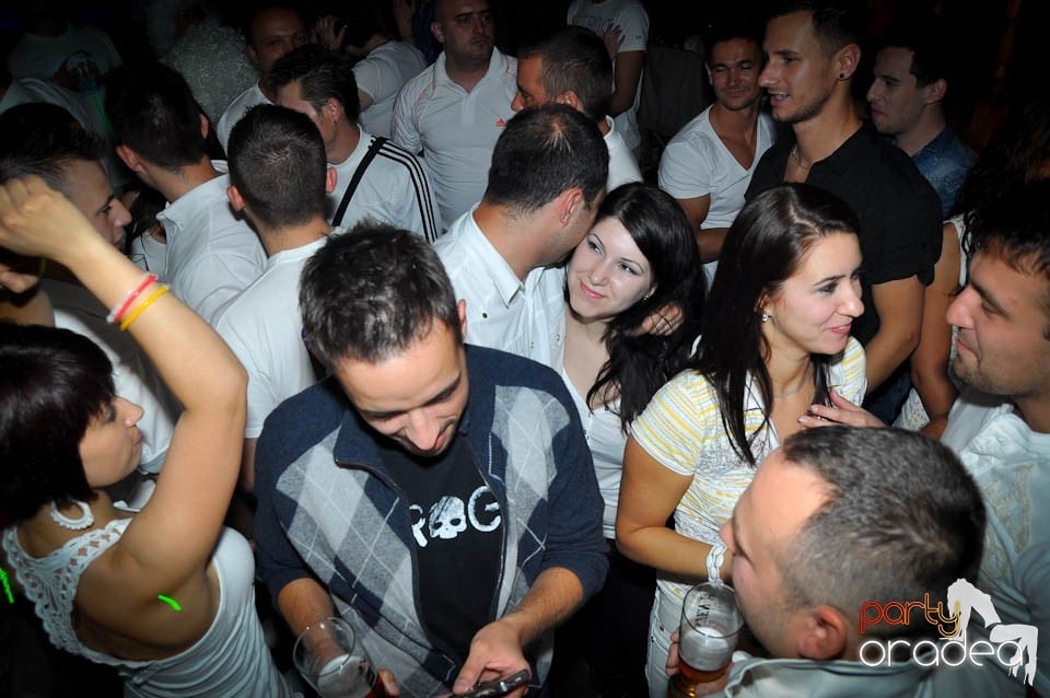 White Sensation Party @ Zulu, Zulu Caffe