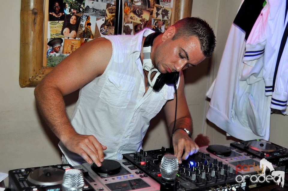 White Sensation Party @ Zulu, Zulu Caffe