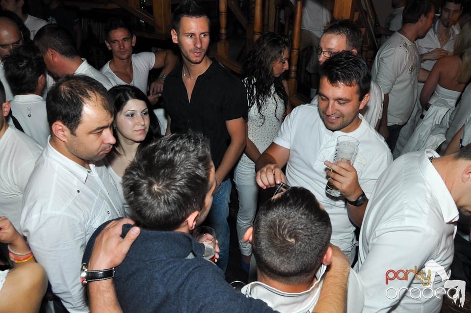 White Sensation Party @ Zulu, Zulu Caffe