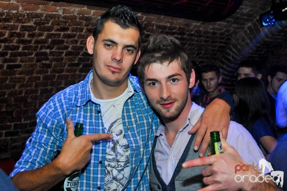 Winter Wednesday Party în Club Escape, 