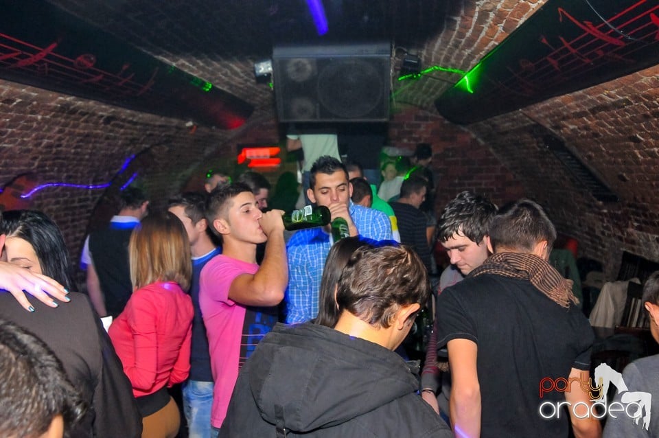 Winter Wednesday Party în Club Escape, 
