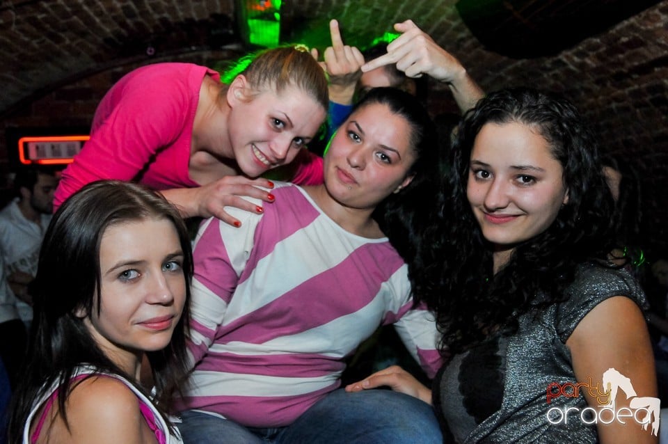 Winter Wednesday Party în Club Escape, 
