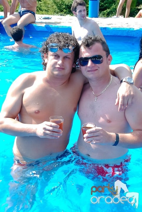 Yellow Pool Party Day 2, 